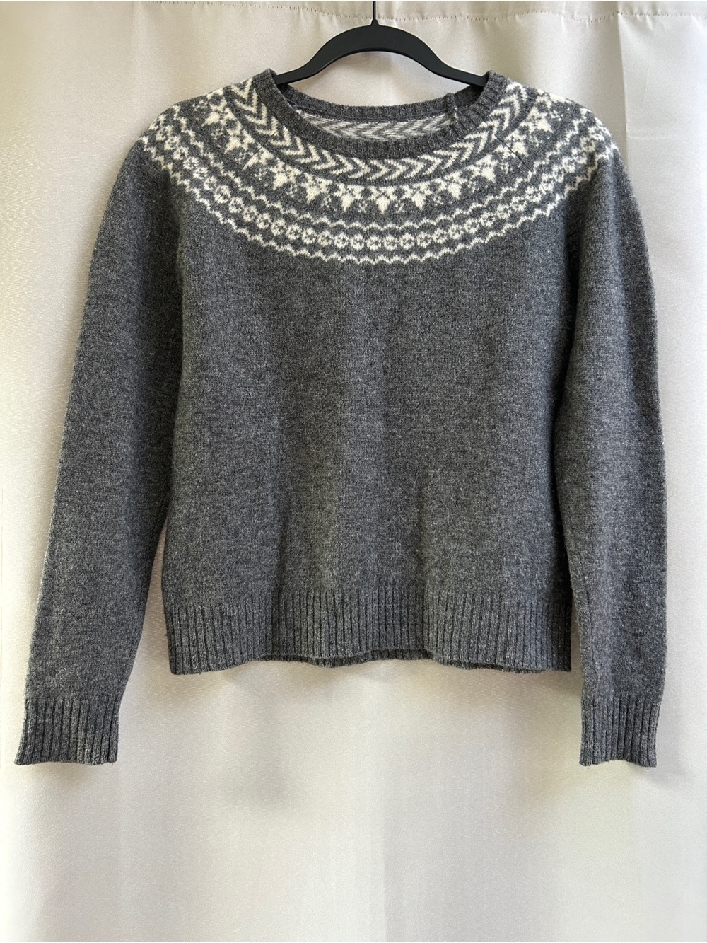Gray Crewneck Sweater White Fair Isle Yoke pattern Icelandic Nordic lambswool